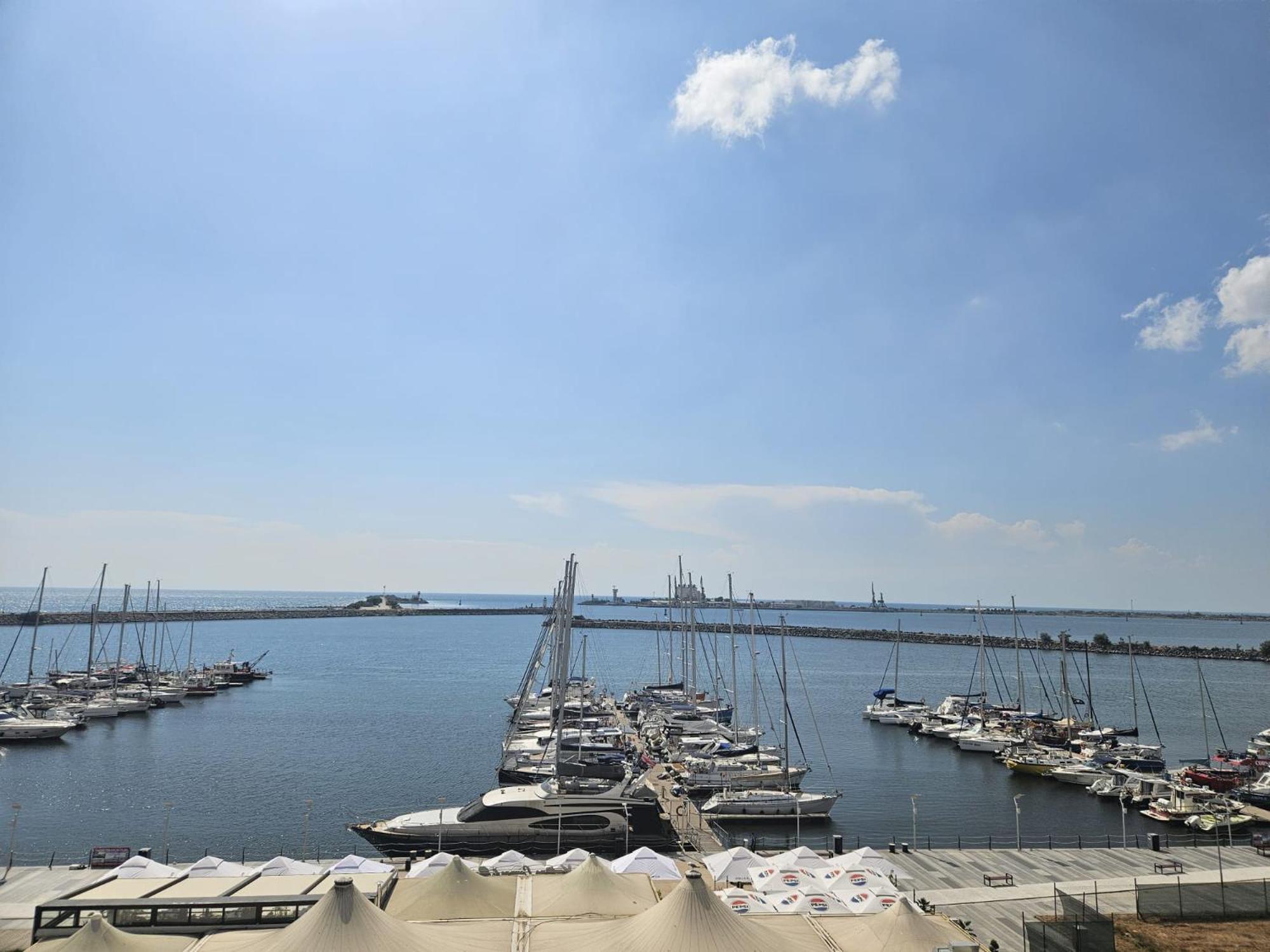 Appartamento Blue Marina Sea View Mangalia Esterno foto