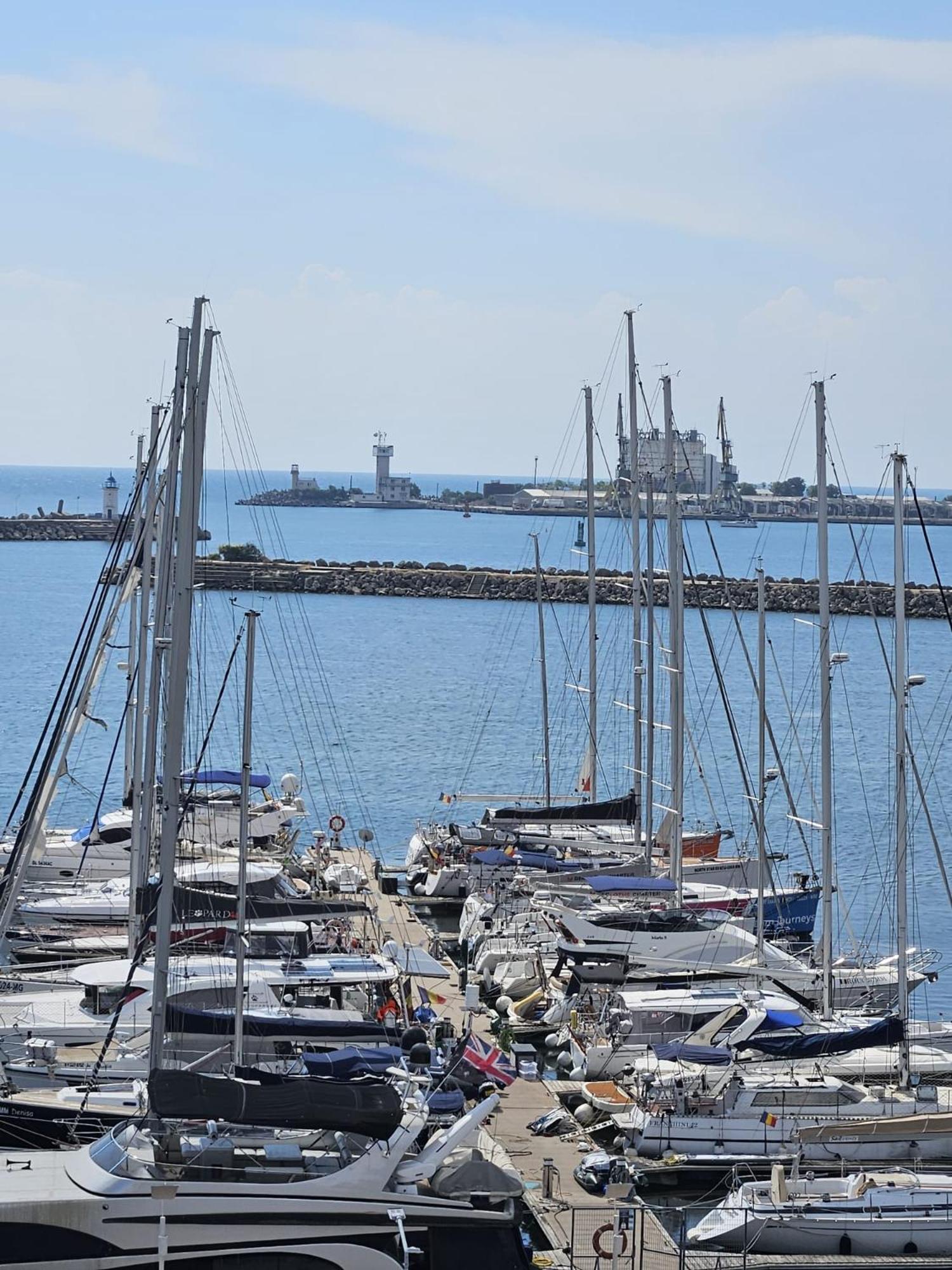 Appartamento Blue Marina Sea View Mangalia Esterno foto